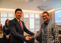 Menparekraf Sandiaga Salahuddin Uno saat melakukan pertemuan dengan para investor di Singapura