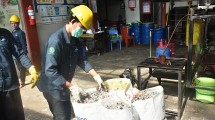 Proses daur ulang sampah plastik menjadi BBM