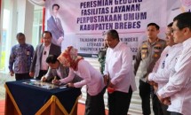 Peresmian Perpustakaan Kabupaten Brebes oleh Bupati Idza dan Kepala Perpusnas.