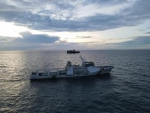 KN Pulau Marore 322 Bakamla RI Tertibkan Kapal Bahama Drifting di Perairan Kepri