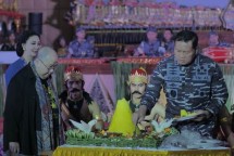 Kolaborasi TNI AL-Laskar Indonesia Pusaka Suguhkan Lakon 'Pandowo Boyong'