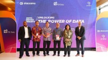 Jajaran PGI Data serta mitranya berpose dihadapan Media