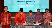 Penandatanganan kemitraan Prudential Syariah dengan UIN Imam Bonjol Padang.