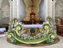 Ikatan Perangkai Bunga Indonesia Akan Hias 14 Gereja dengan Janur dan Daun Palem