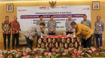 Penandatangan kontrak pembangunan Tol Trans Sumatera 