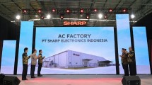 Peresmian pabrik AC Sharp