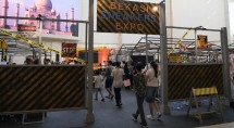 Pengunjung mendatangi Bekasi Sneakers Expo 2023 di Summarecon Mall Bekasi.