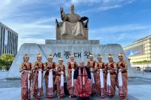 Pentas Seni Laskar Bedhayan Indonesia Pusaka dan Rekor MURI untuk Dubes RI di Seoul