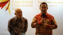 Menteri Koperasi dan Usaha Kecil dan Menengah Republik Indonesia Teten Masduki dan Kepala LKPP Hendrar Prihadi