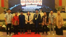 Emmy Suryandari mewakili Kepala Badan Pengembangan Sumber Daya Manusia Industri (BPSDMI) pada Wisuda ke-39 Ahli Madya yang digelar di Makassar