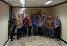 Para manajemen PT Jakarta Setiabudi Internasional Tbk berfoto bersama usai melakukan penandatanganan dalam rangka mengakuisisi 30% saham PT Wynncor Bali. (Sumber: Humas JSPT)