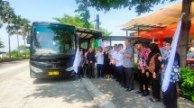 Peresmian layanan shuttle bus Jababeka - LRT City Bekasi
