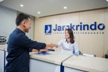 Transaksi keuangan di Kantor Jamkrindo