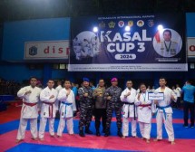 Tim Karateka Marinir Raih Juara Umum 