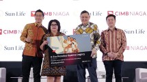 Jajaran manajemen Sun Life Indonesia dan CIMB Niaga saat peluncuran produk X-Tra Proteksi Optima Legacy 