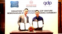 Penandantanganan kerja sama Singapore Tourism Board dan GDP Venture yang manfaatkan teknologi AI.