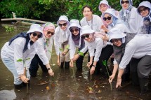 Tekan Dampak Pemanasan Global, PIS Kolaborasi Cintai Bumi di Desa Nelayan Bali
