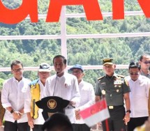 Panglima TNI Jenderal Agus Subiyanto Dampingi Presiden Jokowi di Hari Ketiga Kunjungan Kerja ke Sulawesi Tenggara