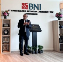 Direktur Human Kapital & Compliance BNI Mucharom