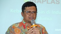 Ketua Asosiasi Industri Olefin, Aromatik dan Plastik Indonesia (Inaplas) Fajar Budiono