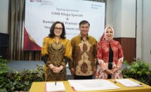 Penanda tanganan kerja sama RS Premier Bintaro dan CIMB Niaga Syariah dalam program Hospital Xtra.