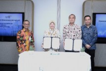 Penandatangan perjanjian line facility dilakukan oleh SVP International & Financial Institution BSI Anna Kristanty (dua dari kiri) dan Direktur PT Mandiri Sekuritas Alex Widi Kristiono (tiga dari kiri) disaksikan oleh pihak BSI dan Mansek.