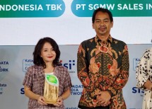 PT Barito Pacific Tbk menerima penghargaan sebagai perusahaan keberlanjutan di sektor bahan kimia dalam acara Sustainability Action for Future Economy (SAFE) 2024