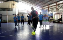 Karo Humas dan Umum Kemenpora Ferry Hadju didampingi CEO ipol.id, M Solihin membuka turnamen futsal IPOL CUP Ke-2.