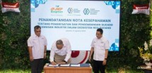 PT Jakarta Industrial Estate Pulogadung gandeng PT Kliring Berangka Indonesia (KBI) dan PT Kliring Perdagangan Berjangka Indonesia (KPBI) melalui penandatanganan Nota Kesepahaman tentang rencana kerjasama Pemanfaatan dan Pengembangan Sistem Resi Gudang di Kawasan Industri Pulogadung