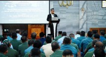 Ustadz Adi Hidayat, LC, MA memberikan tausiah di gelaran peringatan Maulid Nabi Muhammad SAW di Mabes TNI Cilangkap