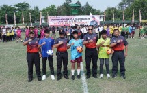 Turnamen Sepakbola Piala Panglima TNI resmi digelar dan dibuka oleh Kababek TNI, Brigjen TNI Irawan, S.H. untuk kategori U-10 sampai U-16 dalam rangka memperingati HUT Ke-79 TNI, bertempat di Lapangan Sepak Bola Babek TNI, Jakarta Utara, Rabu (25/09/2024). 