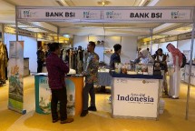 PT Bank Syariah Indonesia tbk (BSI) secara konsisten mendukung usaya mikro, kecil dan menengah untuk go global dan menembus pasar international. BSI memberangkatkan lima UMKM binaan mengikuti Festival Amazing Indonesia 2024 di Jeddah, Arab Saudi.