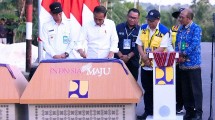 Presiden Jokowi Resmikan Inpres Jalan Daerah 