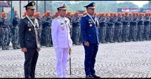 Marsekal Muda TNI Dr. Budhi "Phantom" Achmadi, M.Sc., adalah salah satu dari tiga perwira tinggi yang membaca Sapta Marga dalam upacara HUT ke-79 TNI. 