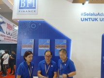 BFI gelar booth di Pameran Allpack, hadir direksi Amelia Tjahjadi - Machinery Strategy Head, Rudy Eddywidjaja - Deputy Business Director dan Stanly Darisang - Corporate Business Head