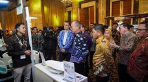 Menteri Perindustrian Agus Gumiwang Kartasasmita