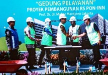 Topping Off Gedung Institut Neurosains Nasional di RS Pusat Otak Nasional (RSPON).