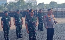 Panglima TNI Jenderal TNI Agus Subiyanto didampingi Kapolri Jenderal Pol Listyo Sigit Prabowo memimpin Apel Gelar Kesiapan Pasukan Pam VVIP Pelantikan Presiden dan Wakil Presiden RI 2024.