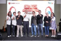 Senior Vice President Merchant Business Head PT Bank CIMB Niaga Tamtomo Awansatrio (keempat dari kiri) beserta jajaran dan Direktur Enterprise Business PT Finnet Indonesia Aziz Sidqi (keempat dari kanan) beserta jajaran pada acara sosialisasi Finpay Link yang bertajuk "One Click Anywhere Anytime: Mewujudkan Transaksi Tanpa Batas dengan Virtual Credit Card"