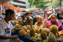 Penjual Duren di UMKM BRILian