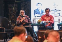 Direktur Operasi SIG, Reni Wulandari saat memberikan paparan pada sesi sharing session dan diskusi Peran Pimpinan Puncak dalam Pengelolaan Keselamatan Pertambangan pada rangkaian kegiatan Pertemuan Direksi Perusahaan Pertambangan Mineral dan Batubara di Trans Luxury Hotel, Bandung, Jawa Barat, pada Jumat (25/10/2024).