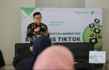 Pelatihan digital marketing bagi pelaku UMKM di Kawasan Zona Madina Parung, Bogor, Jumat (25/10/2024).