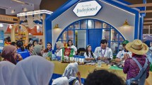  Baking & cooking demo di stan Rumah Indofood pada SIAL Interfood 2024.