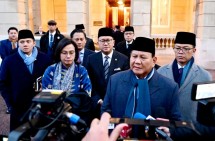 Presiden Prabowo bersama Sri Mulyani dan rosan Roeslani di London , Inggris