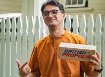 Ricky Harun dan British Propolis.