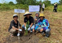 Program Tanggung Jawab Sosial dan Lingkungan (TJSL) HK Peduli Lingkungan menyiapkan 7000 bibit pohon pakan alami untuk gajah di sekitar Tol Pekanbaru - Dumai (Permai), berkolaborasi dengan Balai Besar Konservasi Sumber Daya Alam (BBKSDA) Riau dan Rimba Satwa Foundation.