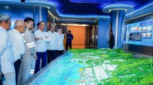 Menperin Agus Gumiwang Kartasasmita saat mengunjungi Indonesia Weda Bay Industrial Park (IWIP) 