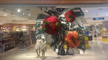 Salah Satu Instalasi Flower Extravaganza di Central 10th Anniversary