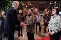 Menekraf Teuku Riefky Harsya didampingi Wamenekraf Irene Umar menerima kunjungan Menteri Imigrasi, Kewarganegaraan, dan Urusan Multikultural Australia, Tony Burke guna membahas potensi kerja sama dalam upaya memperkuat ekosistem ekonomi kreatif sebagai new engine of growth di Gedung Sapta Pesona, Jakarta, (3/12/2024).