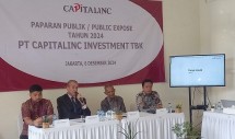 Komisaris dan Direksi PT PT Capitalinc Investment Tbk (MTFN) berpose dari kiri ke kanan - Gideon tampubolon, Corporate Cecretary; Nicholas J. Whitte, Komisaris utama; Rizal F. Bamahry, Direktur Utama: dan Khaerudin, Direktur. (Foto: Humas MTFN)